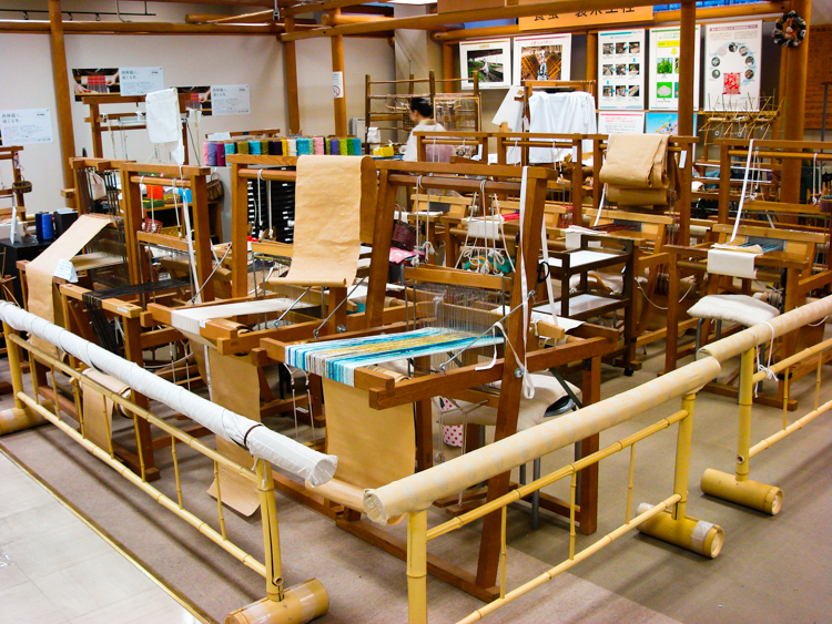 Nishijin Textile Center looms